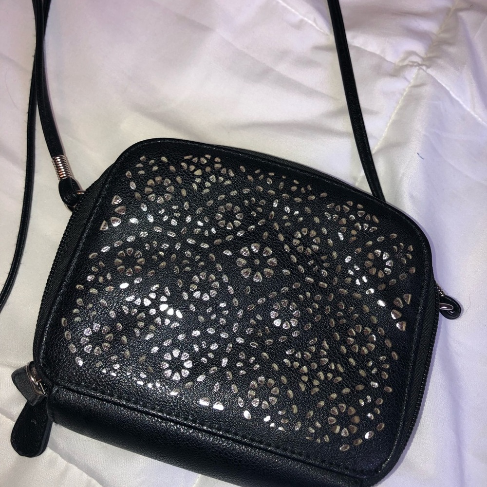 black purse - Picture 2 of 8
